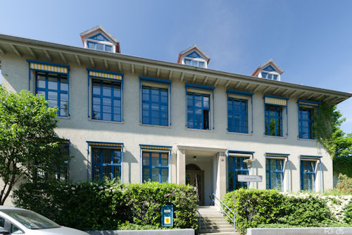Bild zeigt das Gebäude des Arbeitsgerichts Reutlingen